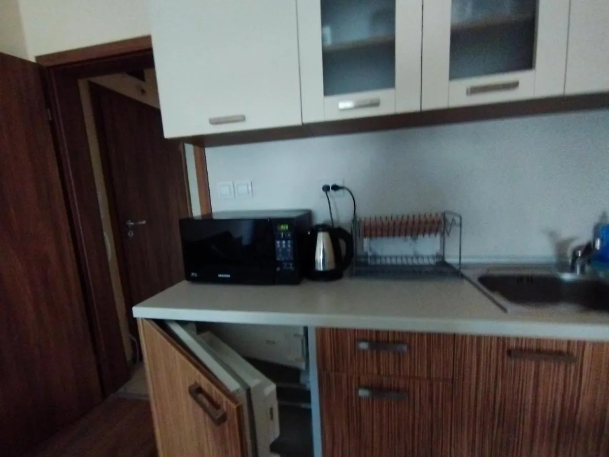 Studio Zora Burgas 0*,  Bulgaria
