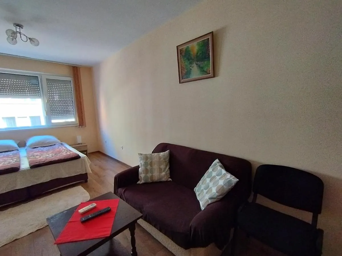 Studio Zora Burgas 0*,